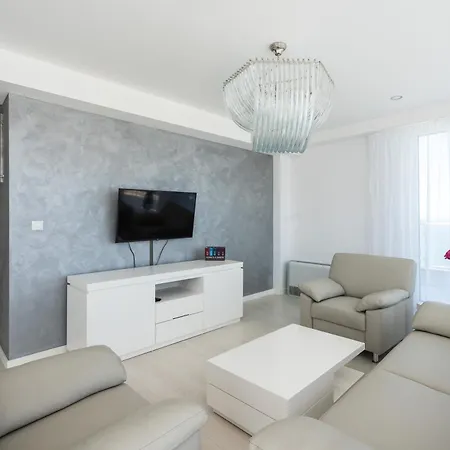 The Summer Aparthotel